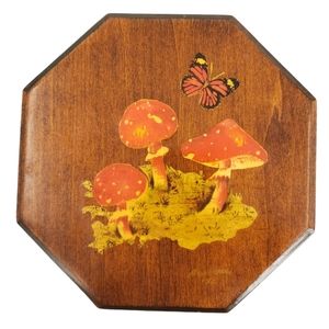 Vintage 1973 Mushroom & Butterfly Wall Décor missing hardware